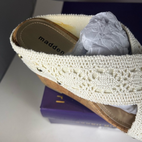 Madden Girl Nautic White Crochet Wedge Heel Sandal Size 10 New - Picture 2 of 5